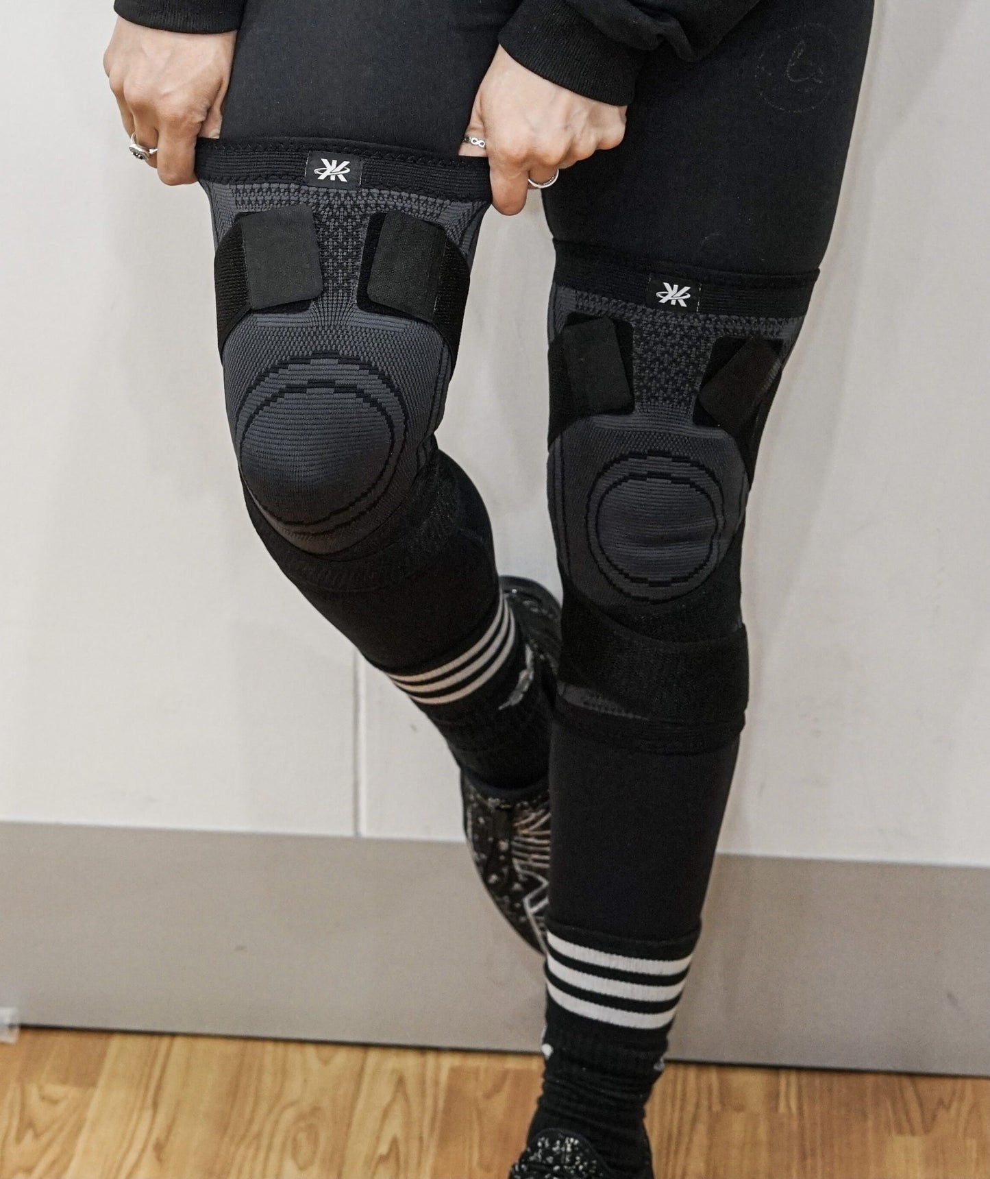 KXK Knee Sleeves (with straps)